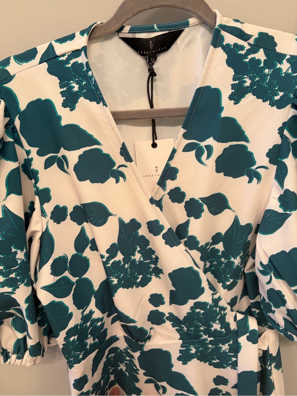 Abbey Glads  Wrap Midi Dress in green and White floral New w tag